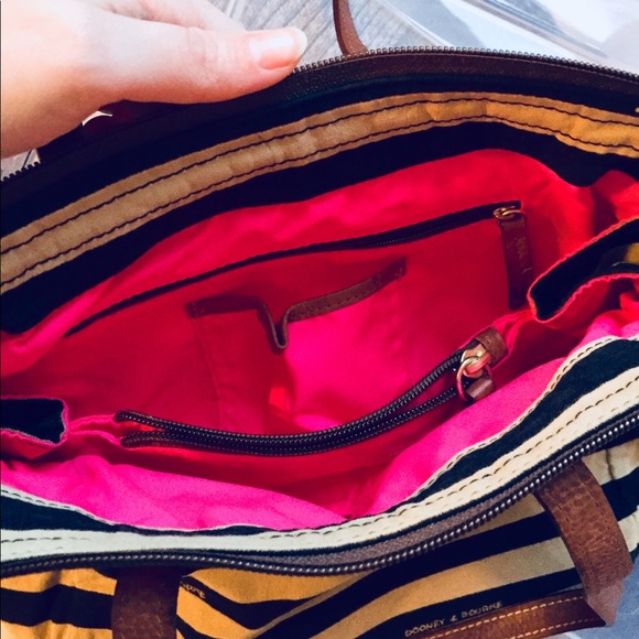Authentic Dooney Bourke Purse - Picture 4 of 4